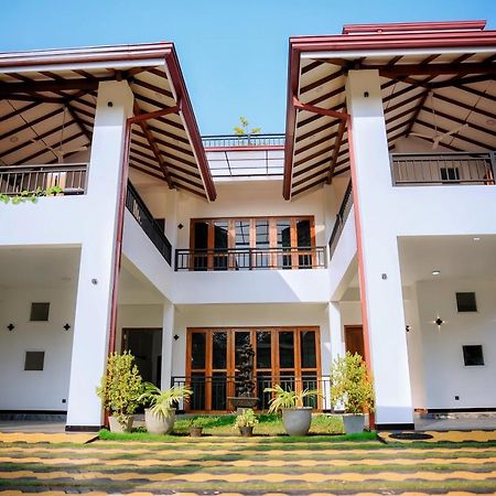 Aurum Boutique Hotel Negombo Exterior photo