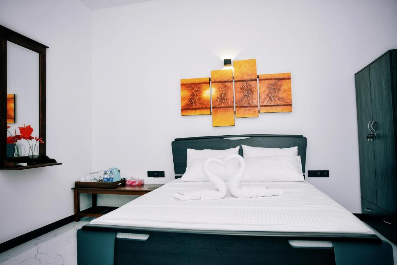 Aurum Boutique Hotel Negombo Exterior photo